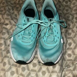 Nike Women’s Teal Athletic Running Shoes